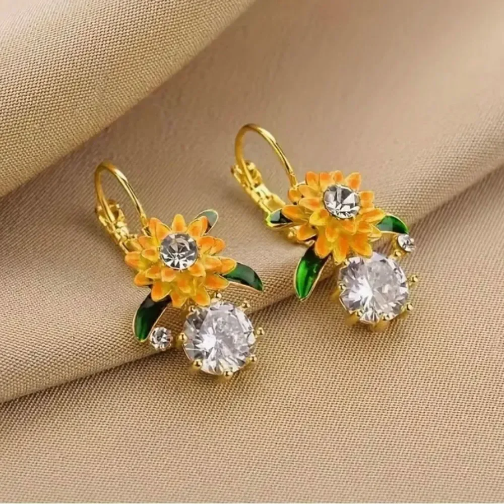 🌼 Betsey Johnson exquisite sunflower & rhinestone earrings 🌼
